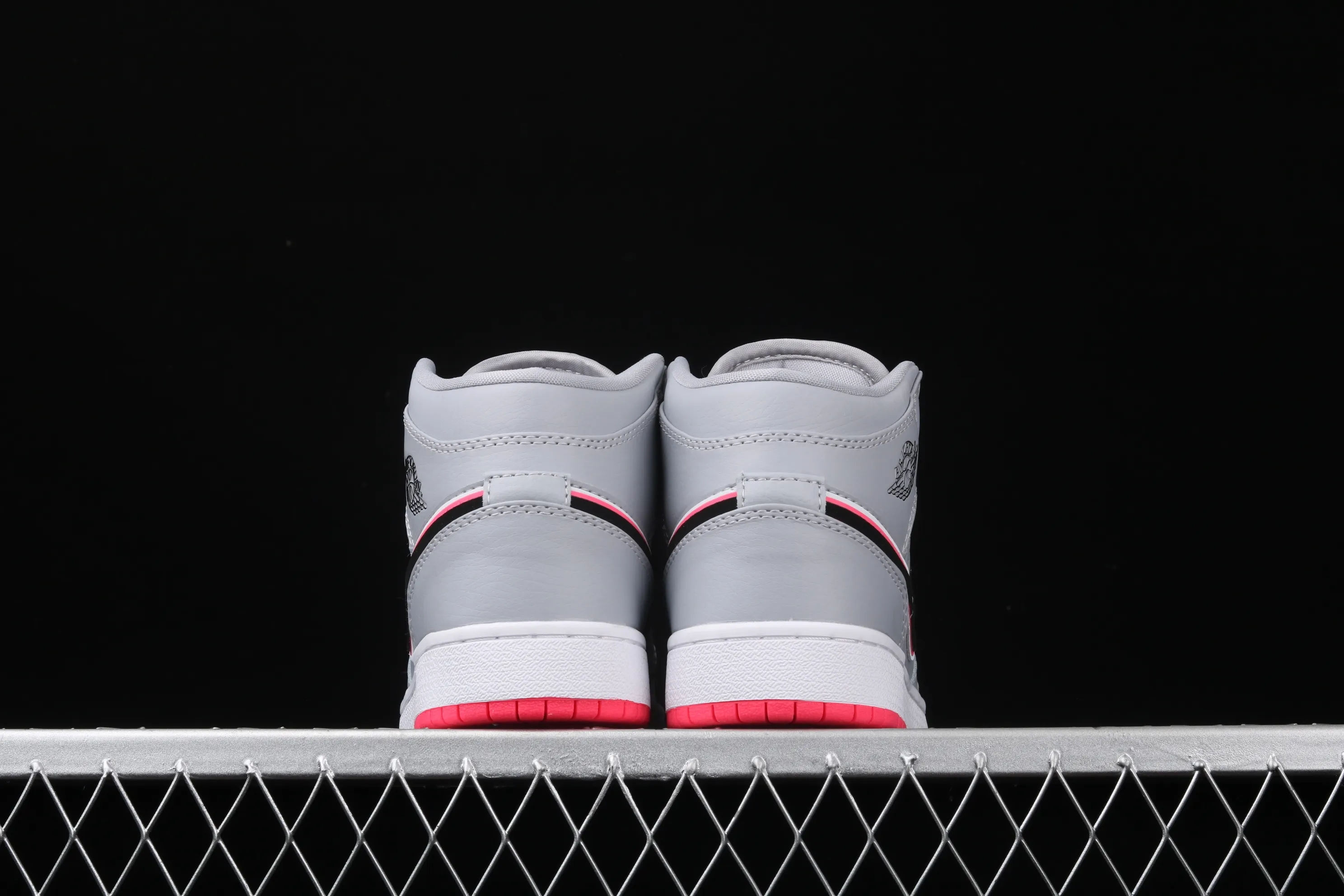 All categories Air Jordan Jordan series basketball shoes Air Jordan 1 Mid Air Jordan 1 mid AJ1 Joe 1 mid gray red 555112-060
